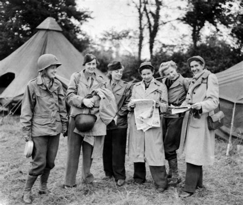 File:Female war correspondents World War II.jpg - Wikipedia, the free encyclopedia