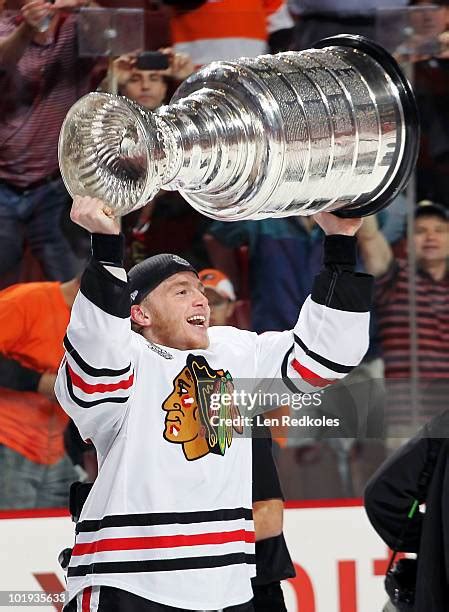 Patrick Kane Stanley Cup Photos and Premium High Res Pictures - Getty ...