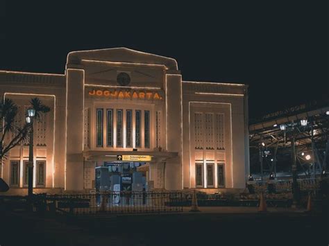 Stasiun Tugu Yogyakarta Jogja Paling Keren Di Indonesia - LiburMulu