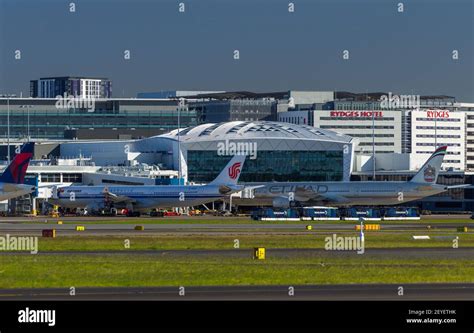 Sydney (Kingsford Smith) International Airport in Sydney, Australia Stock Photo - Alamy