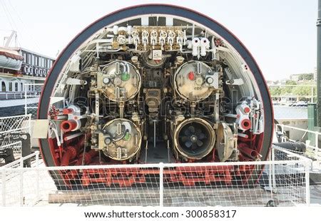 Cross Section Submarine Fotka: 300858317 - Shutterstock