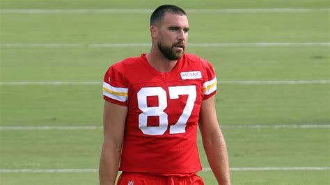 Travis Kelce Girlfriend, Does He Have a Wife? Who’s He Dating Now 2024 ...