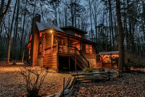 Blue Sky Cabin Rentals: Lazy Lake