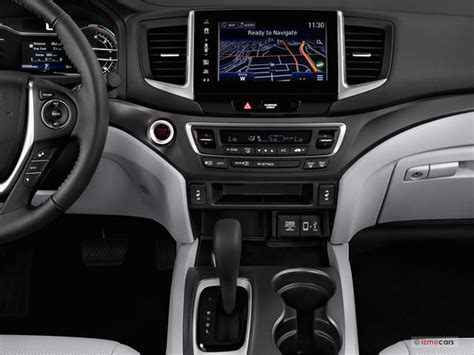 2019 Honda Ridgeline: 52 Interior Photos | U.S. News