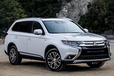 Mitsubishi Outlander SUV offers more features in 2018 model | HeraldNet.com