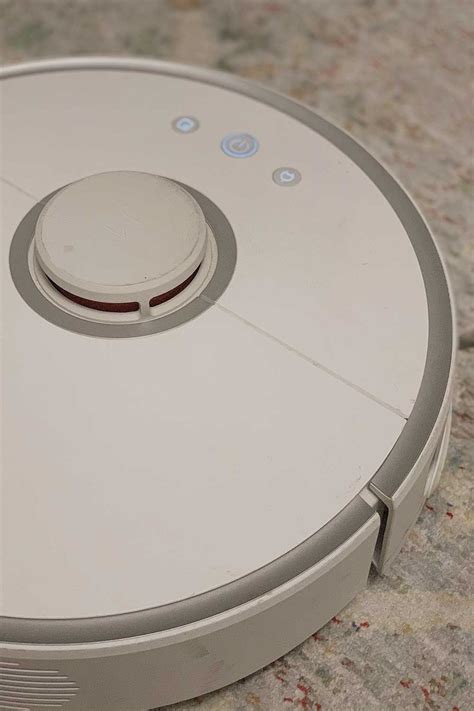 Roborock vs Roomba: Which Smart Vacuum is Better?