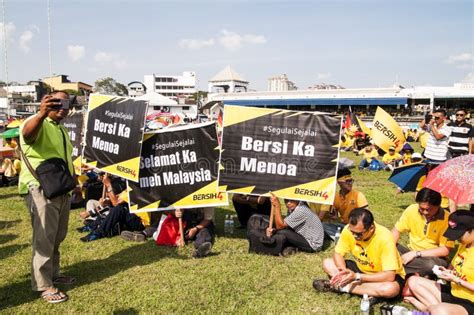 Bersih 4 crowds in Kuching editorial image. Image of people - 58661185