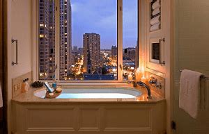 Romantic hotels in Chicago with hot tub | Romantic getaways