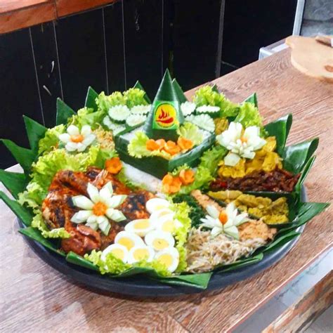 Open Order Tumpeng Nasi Kuning-Anisa AS