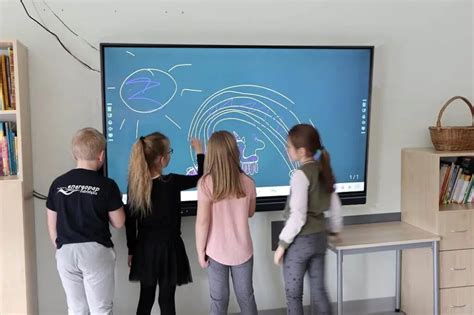 Why is interactive touch screen important for your classroom? - News - 2 | Interactive ...