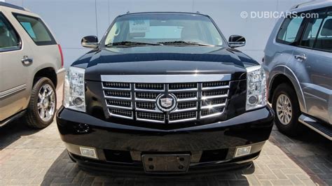 Cadillac Escalade XLT for sale: AED 65,000. Black, 2008