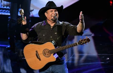 Garth Brooks Announces First-Ever Gillette Stadium Concert - Country Now