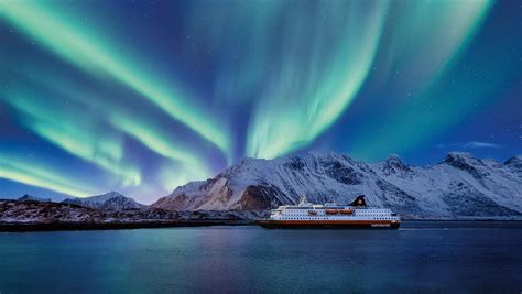 Hurtigruten US: Norwegian Fjords & Northern Lights Cruises