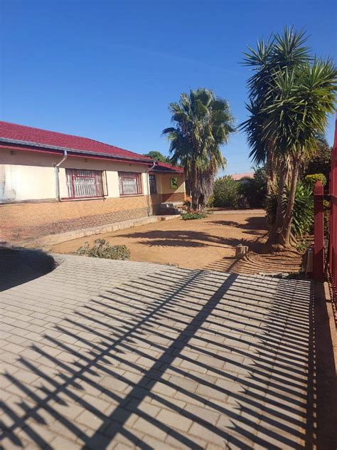 Mabopane Unit D Property : Property and houses for sale in Mabopane Unit D : Property24.com