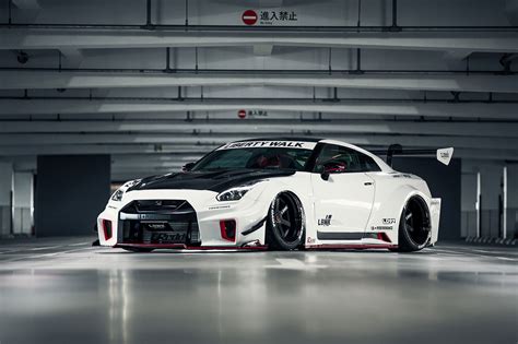 Liberty Walk LB-Silhouette WORKS GT 35GT-RR Widebody Kit for R35 Nissan GT-R - Bulletproof ...