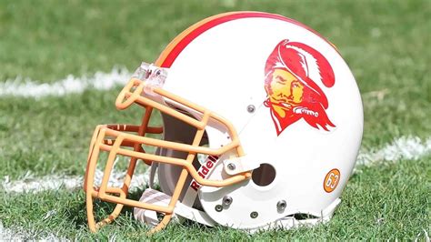 Tampa Bay Buccaneers To Bring Back Creamsicle Uniforms in 2023 Season ...