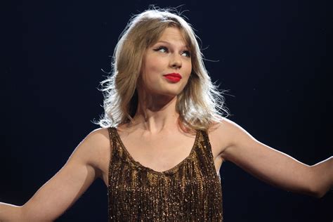 File:Taylor Swift (6966830273).jpg - Wikimedia Commons