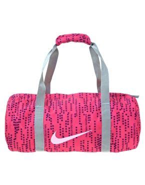 wow, luv this pink gym bag Nike Sports Bag, Nike Gym Bag, Pink Gym Bags ...