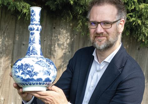 Charles Hanson celebrates Chinese antique treasures - Antique Collecting