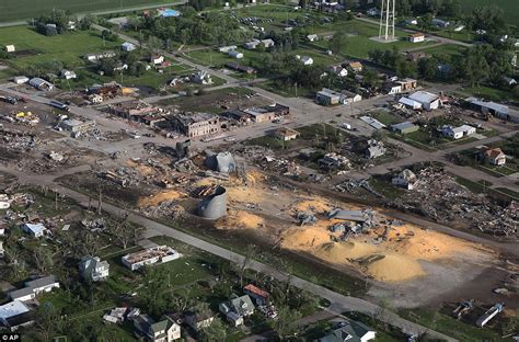 Pilger, Nebraska town's tornado destruction seen in aerial photographs ...