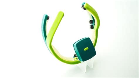 Comfortable EEG headset achieves high signal quality