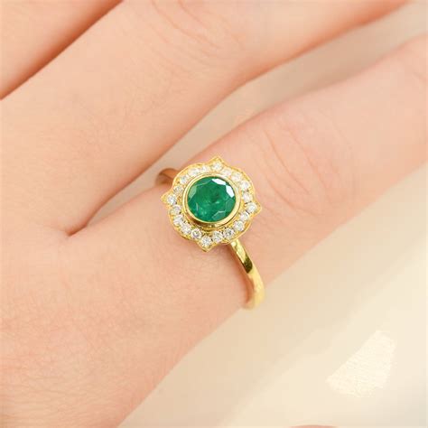 Buy Colombian Emerald Halo Ring Antique Frame in 18ct Gold