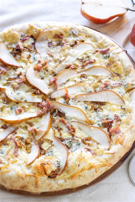 Pear, Prosciutto, and Gorgonzola Pizza - Recipe Runner