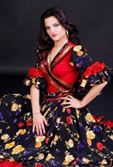 Traditional Spanish Clothing #Spanishstyle | Traditional spanish ...