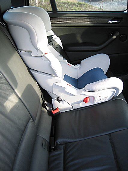 Amy Sweety Store: BMW Isofix Toddler Car Seat (SOLD)