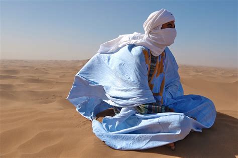 TUAREG PEOPLE: AFRICA`S BLUE PEOPLE OF THE DESERT | Moroccan clothing ...