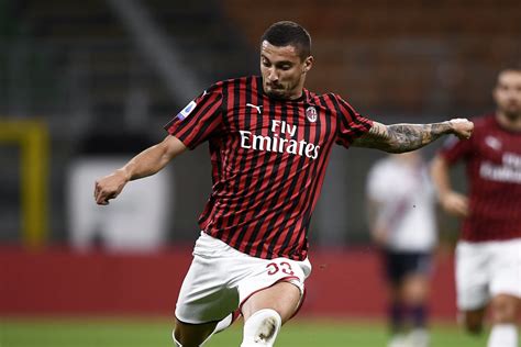 Freiburg Put Forward Offer For Marginalised AC Milan Midfielder - The ...