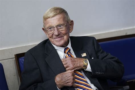 Notre Dame coach Lou Holtz who ‘mistakenly said “Hitler was a great leader”’ to get Medal of ...