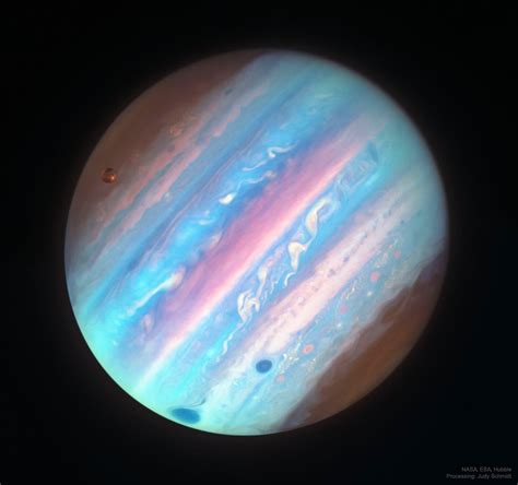 NASA PhotoNews: Jupiter in Ultraviolet from Hubble