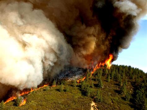 Hillside On Fire With Billowing Smoke Background Image, Wallpaper or ...