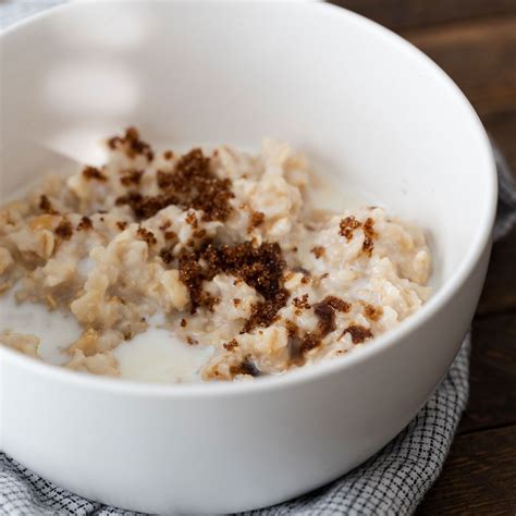 Old-Fashioned Oatmeal Recipe | EatingWell