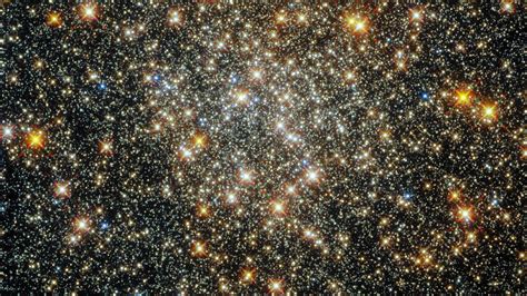 Hubble telescope peers deep into Milky Way galaxy, captures starfield | Mashable