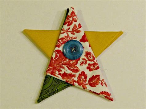 Felicity Quilts: Tutorial: Folded Fabric Star Ornaments | Handmade christmas crafts, Fabric ...