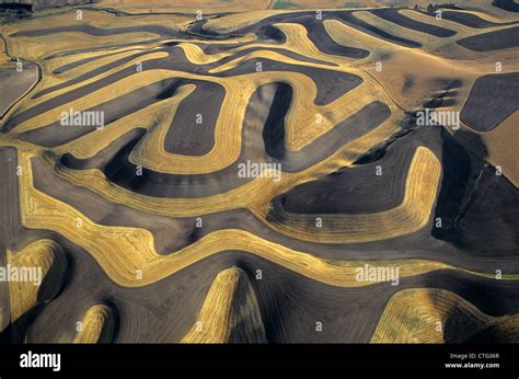 Contour farming hi-res stock photography and images - Alamy