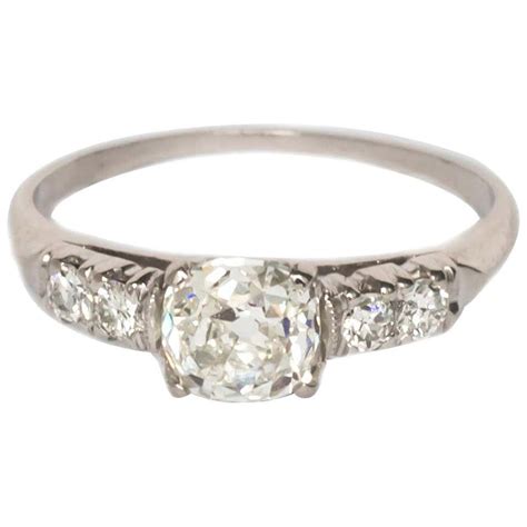 1.03 Carat Diamond Platinum Engagement Ring For Sale at 1stDibs