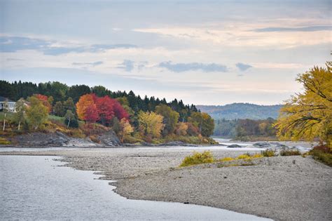 9 Beautiful Spots to See Fall Colors in Maine - Territory Supply