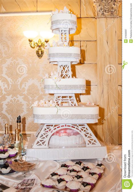 White wedding cake editorial photography. Image of couple - 51600097