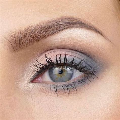 10 Best Eyeshadow Colors for Green Eyes Makeup | Soul Health Life