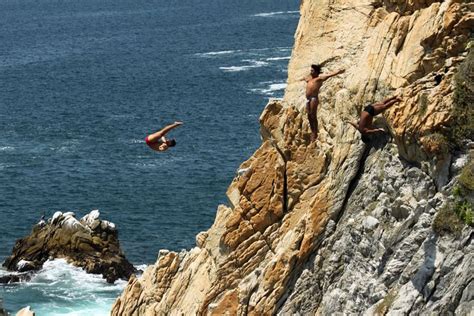 Acapulco cliff diving | Vacation activities, Acapulco, Adventure tourism