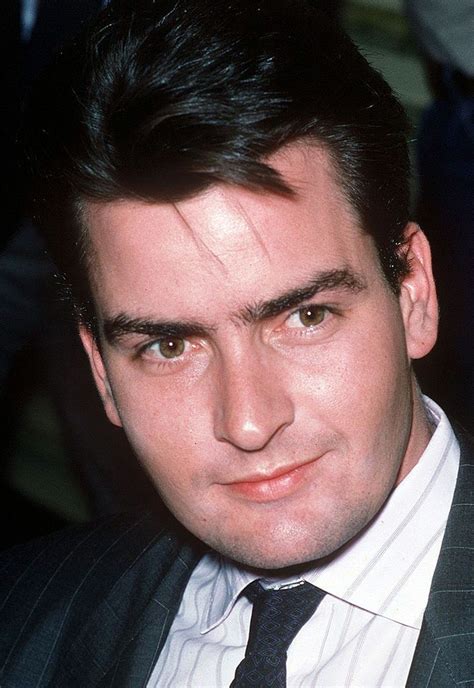 Actor Charlie Sheen, circa 1988. | Charlie sheen, Charlie sheen young, Charle sheen