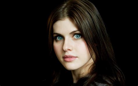 Alexandra Daddario Photo Gallery