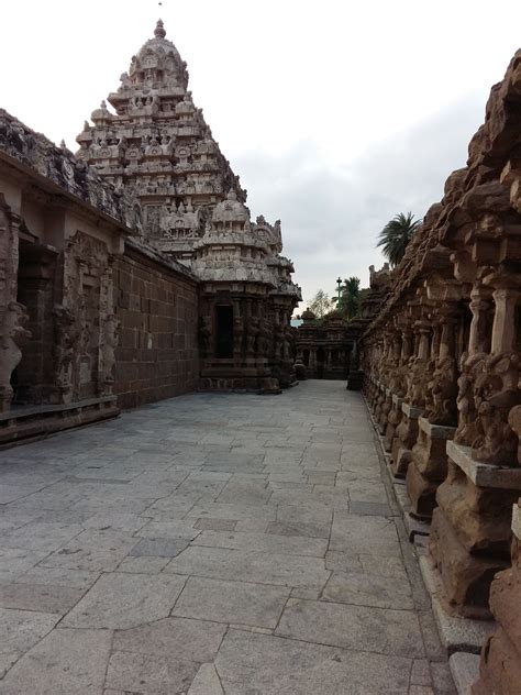 Inner Courtyard, Kailasanatha Temple (Illustration) - World History ...