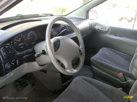 Gray Interior 1997 Dodge Grand Caravan SE Photo #43110461 | GTCarLot.com