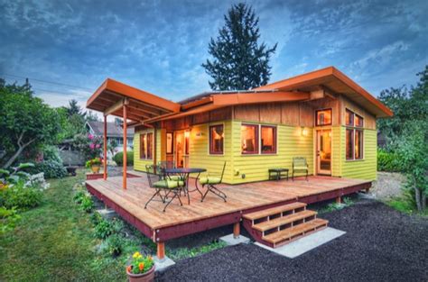 Small House that Feels Big: 800-square-feet Dream Home?