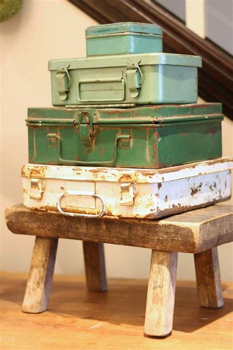 Vintage Tool Box Ideas - Rustic Crafts & DIY