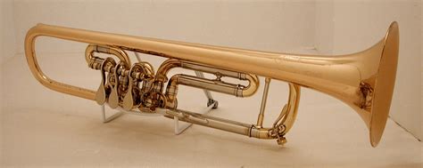 Pin auf The Trumpet